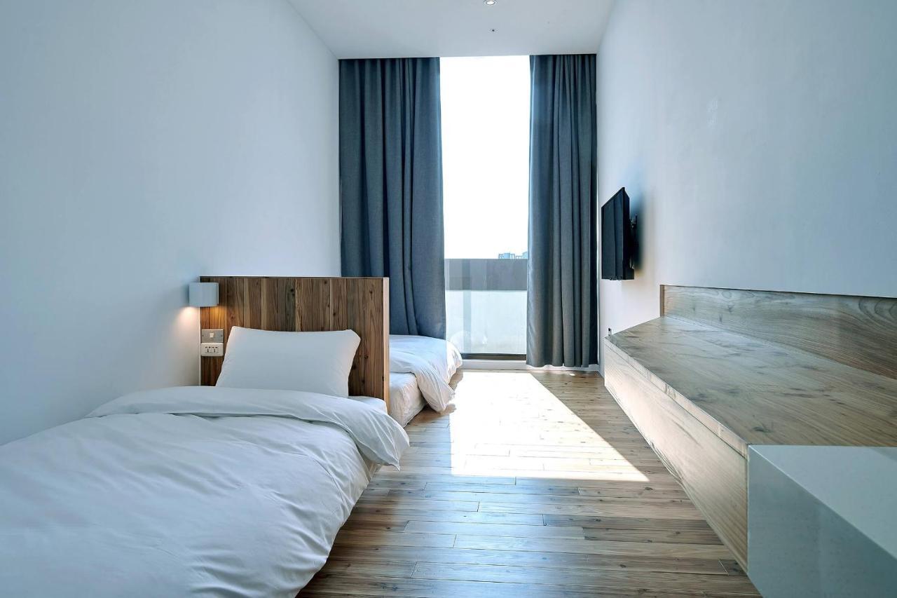Star Hostel Taichung Parklane Экстерьер фото