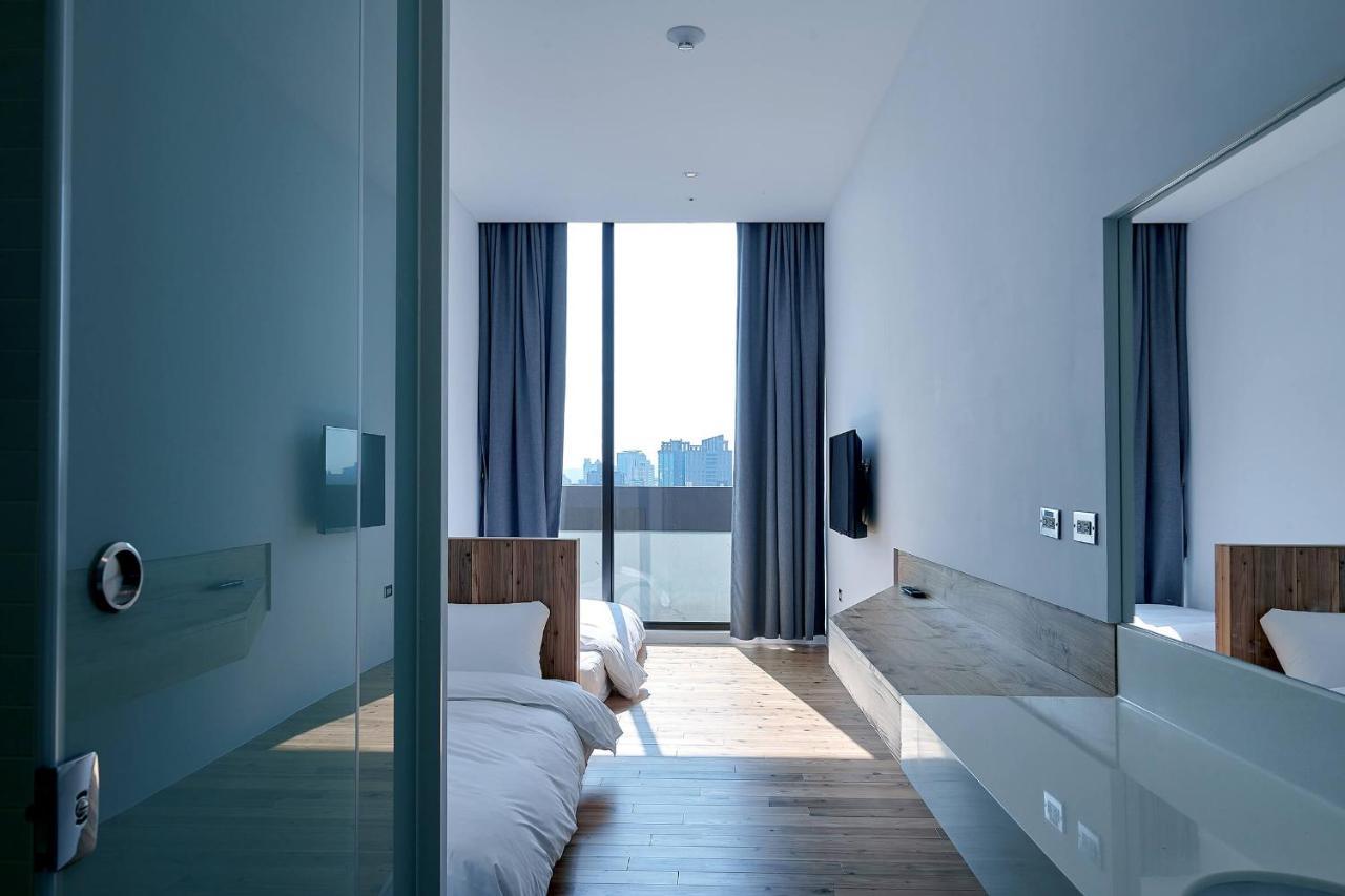 Star Hostel Taichung Parklane Экстерьер фото